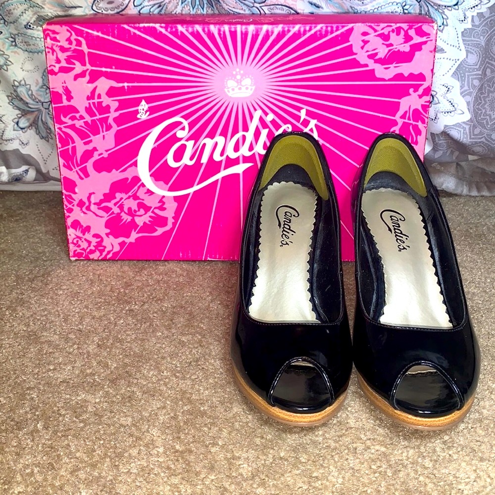 Open toed pumps